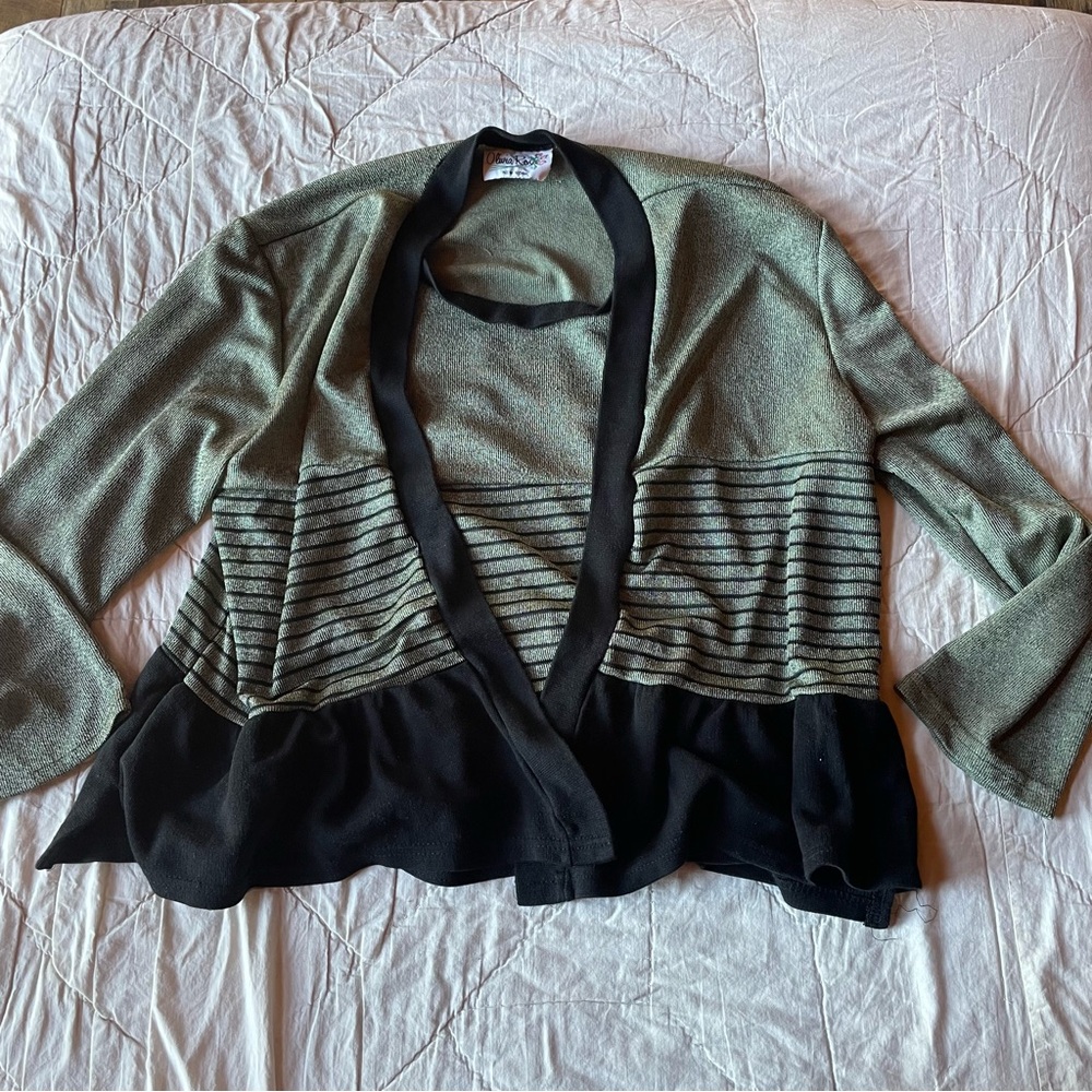 Chic‎ Black and Green Women's Cardigan